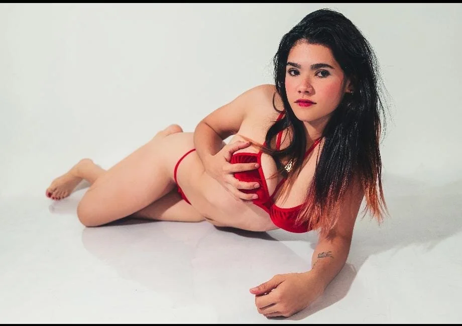 Alizza_Queen's Offline Chat Room