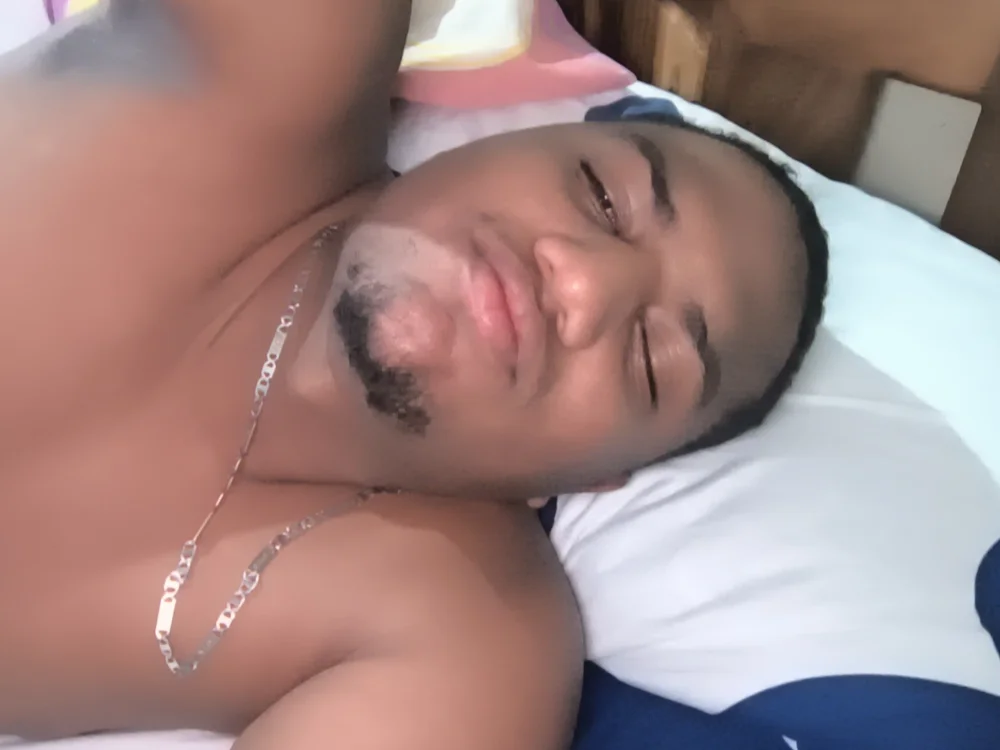 jomicer21 Offline XXX Chat