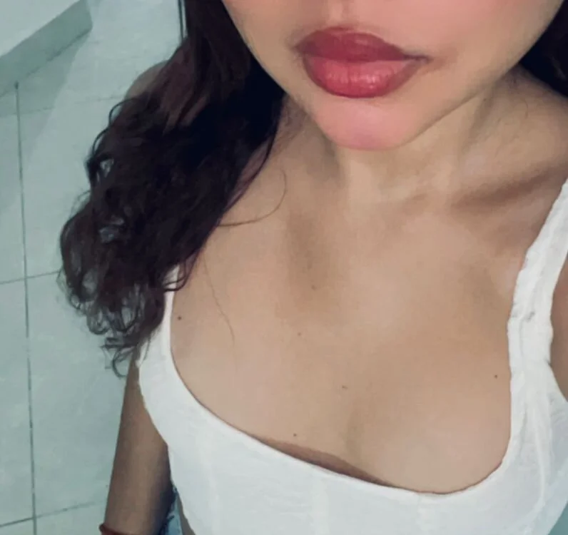 samantha_petite72's Offline XXX Chat