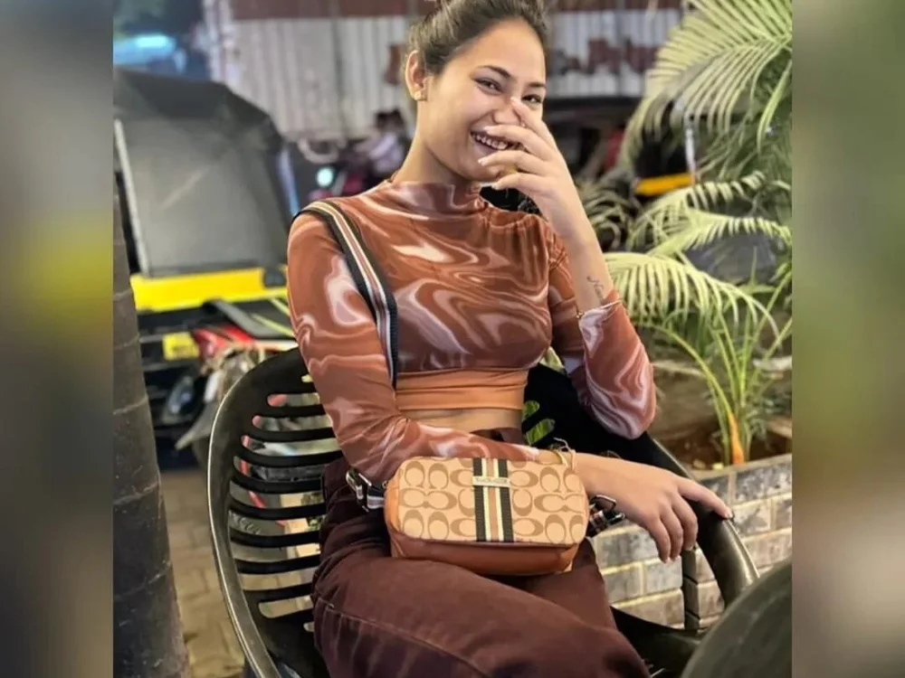 Vaani_batra offline chatrum