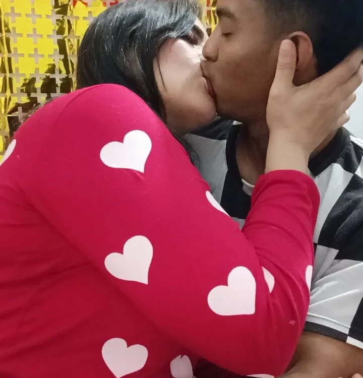 Nucita_hot69 Offline XXX Chat