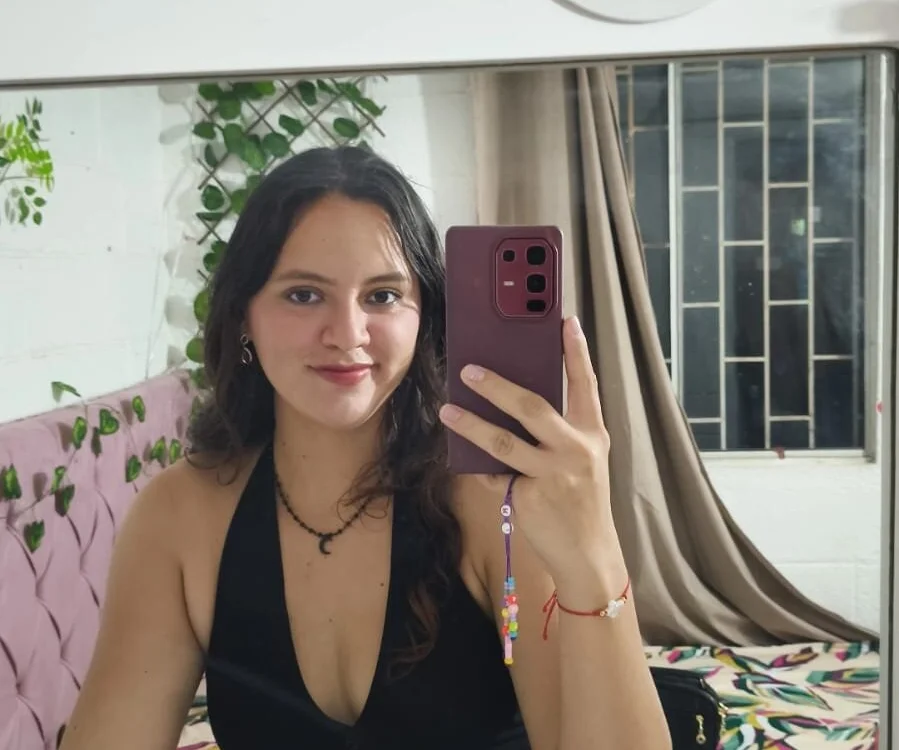 Sunny_sweet14's Offline XXX Chat