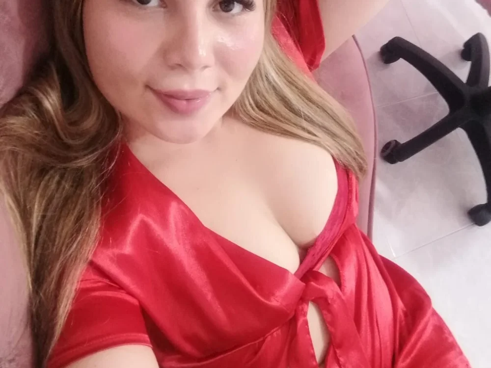Mia_sensual__ offline chatrum