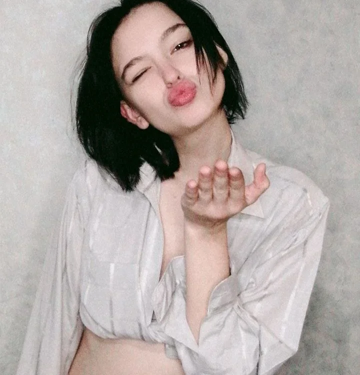 LucyGoldi's Offline XXX Chat