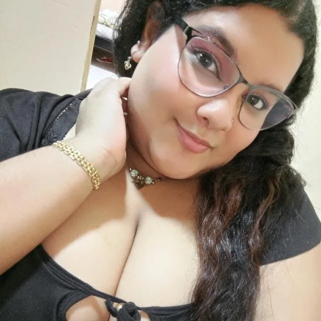 anny_monroe's Offline Chat Room