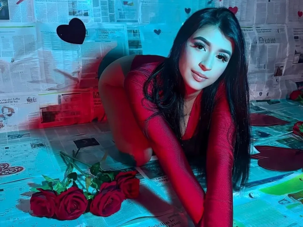 Hannaa_blondee cam model