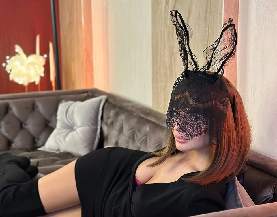 Lily___hot's Offline Chat Room