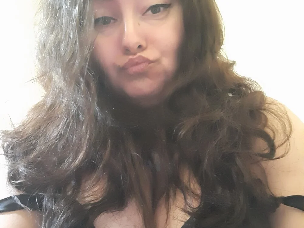 SpoilHerThick's Offline XXX Chat