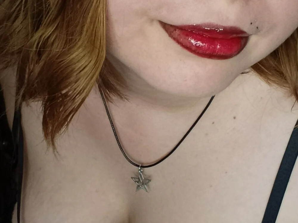 Michi_sauria1 Adlı Modelin Çevrimdışı XXX Sohbeti