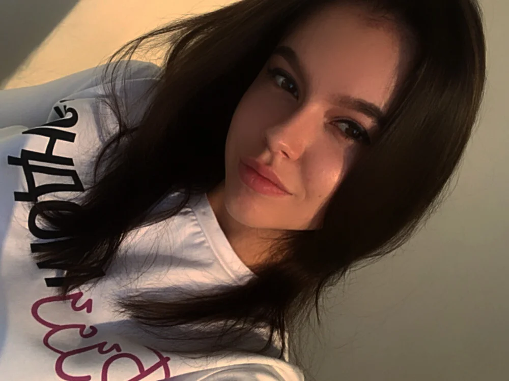 Sophia898's Offline Chat Room