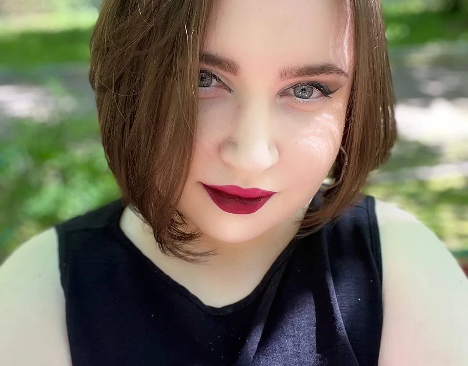 Pauline_light's Offline Chat Room