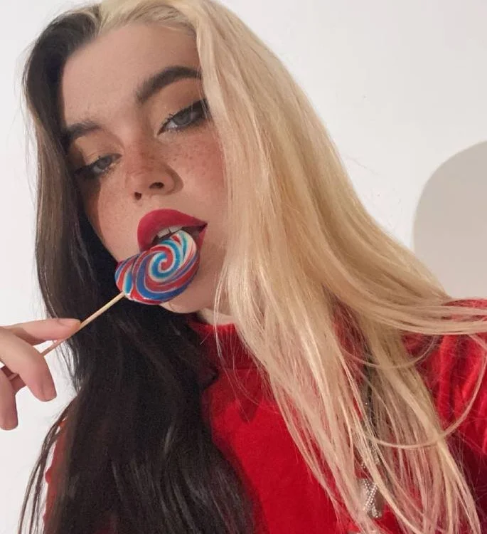 Katherine_Sorrento's Offline XXX Chat