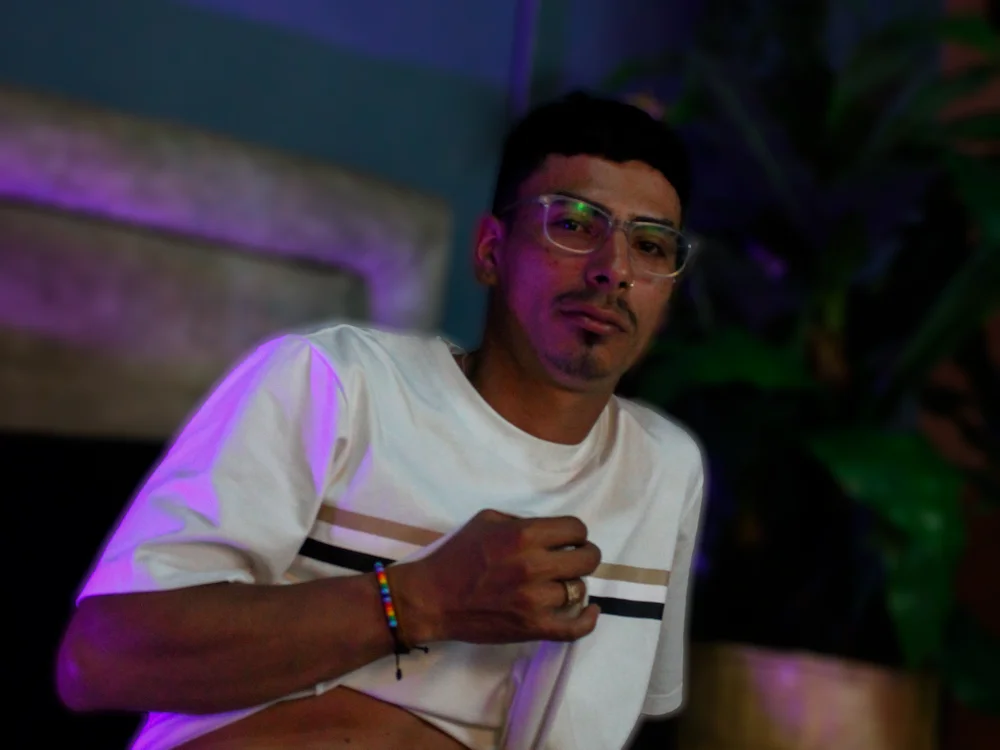 Axel_saenzz – Offline XXX chat