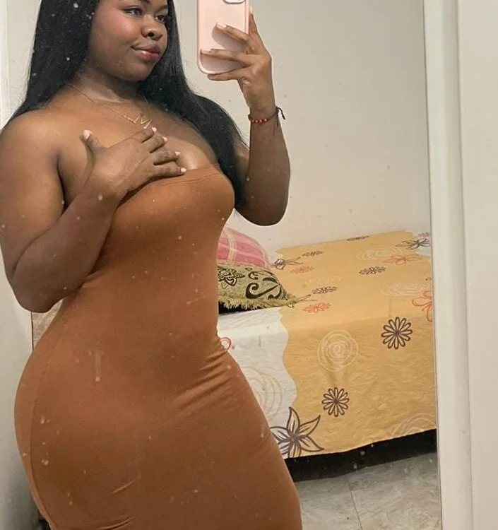 Candy_nathasha's Offline Chat Room