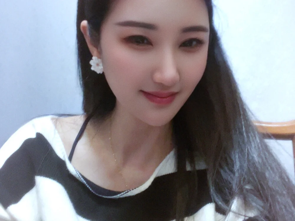 xiaoxiemm's most recent online preview