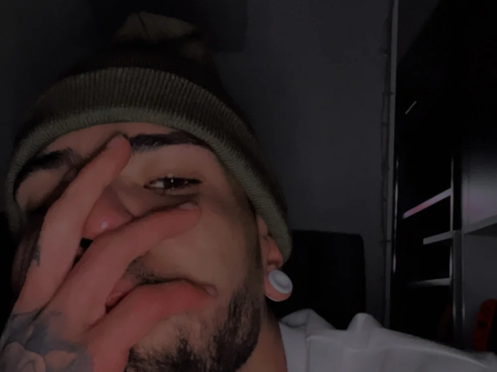 alexplay_'s Offline Chat Room