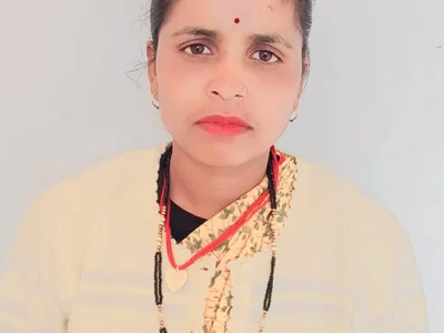 Rakhi_hote profile