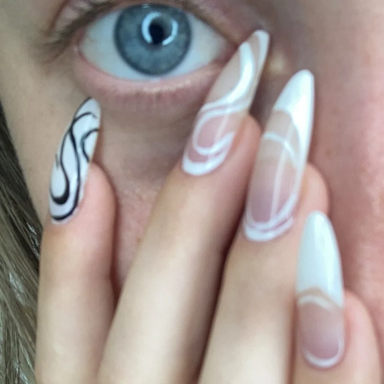Mad_Lux Chat XXX offline
