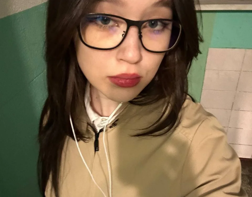 AmiaStranger's Offline XXX Chat