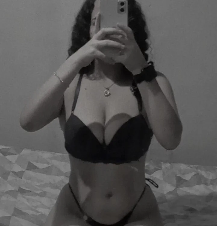 Peituda_Safada84's Offline XXX Chat