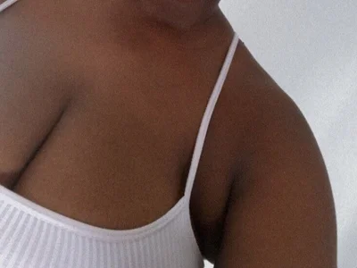 HugeJuicyBoobs