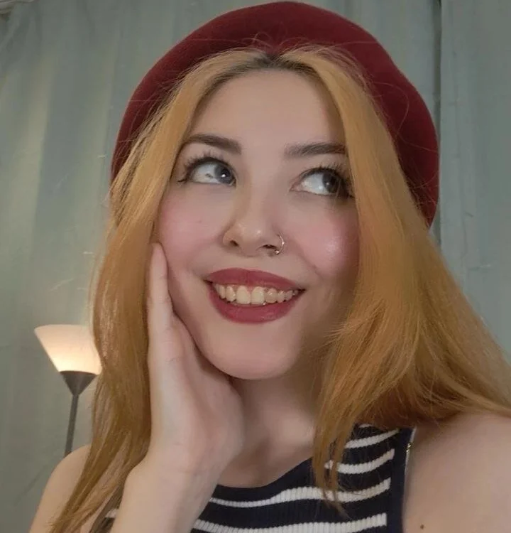 دردشة Pussy_Dream الجنسية دون اتصال