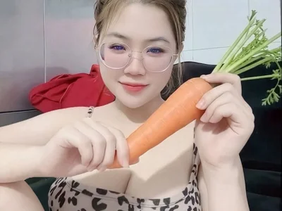 Siri_08 - Girl 