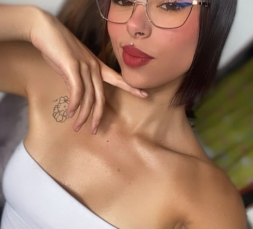 alicya_morel_ offline chatrum
