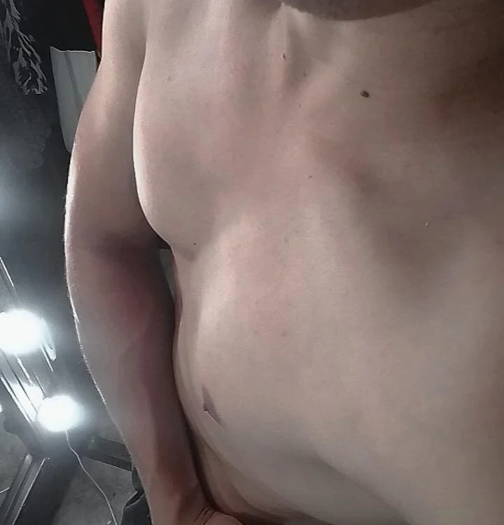 festhot's Offline Chat Room