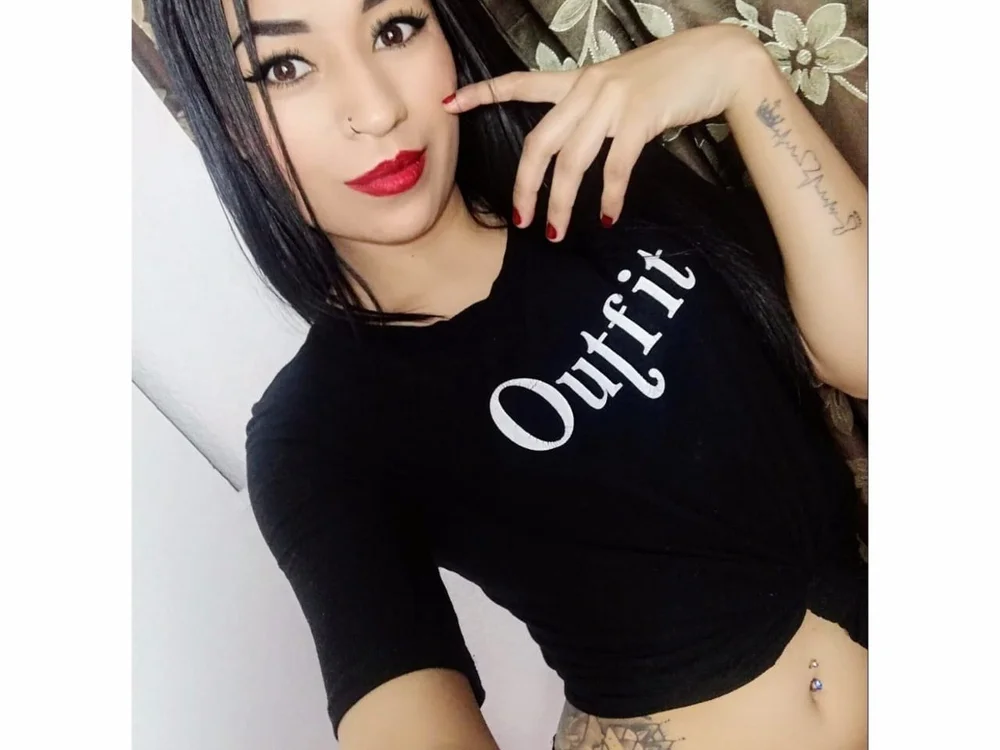 Emiily__'s Offline XXX Chat