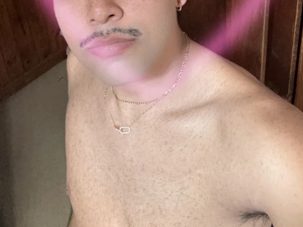 NC_collagedump Adlı Modelin Çevrimdışı Sohbet Odası