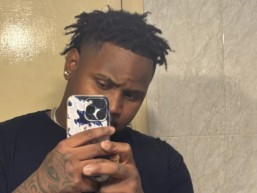 Luziluzi0999 – Offline XXX chat