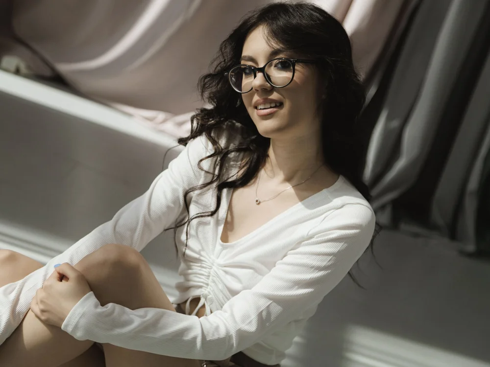 Ashley_Mell's Offline Chat Room