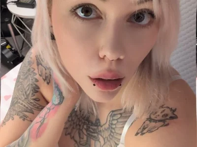 sarah_sky_official - student