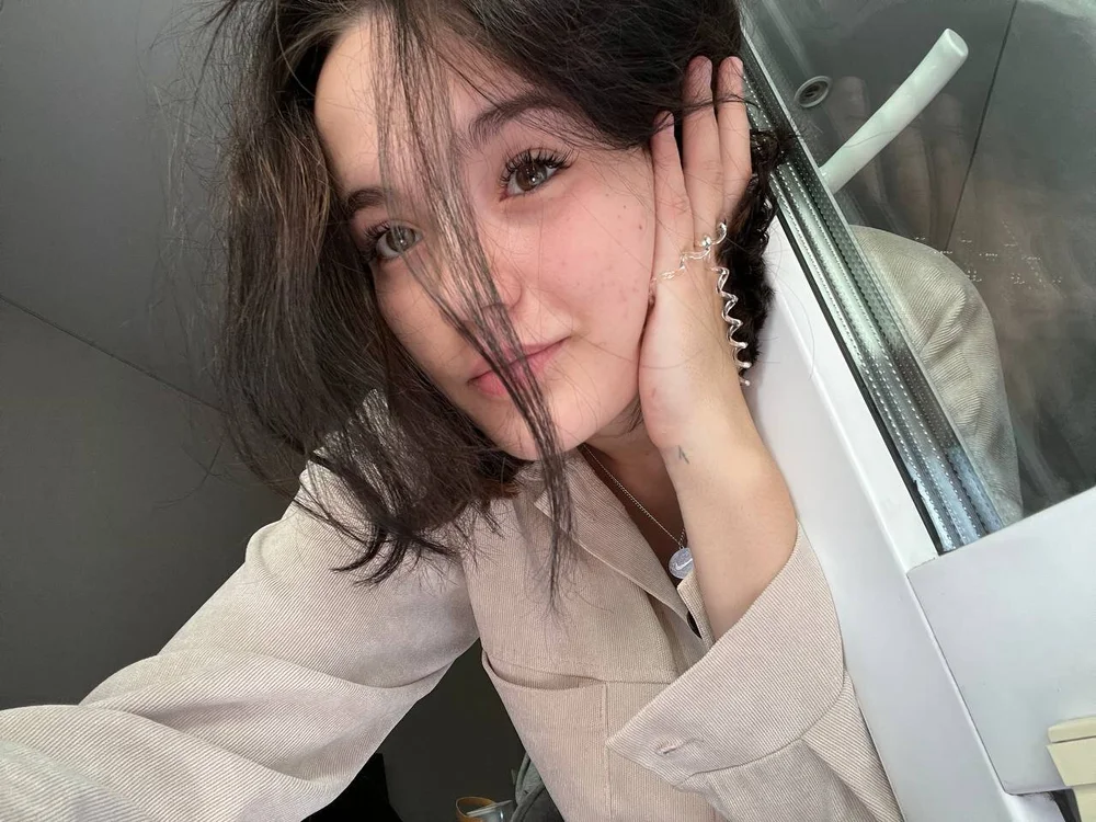 LucettaAlison's Offline Chat Room