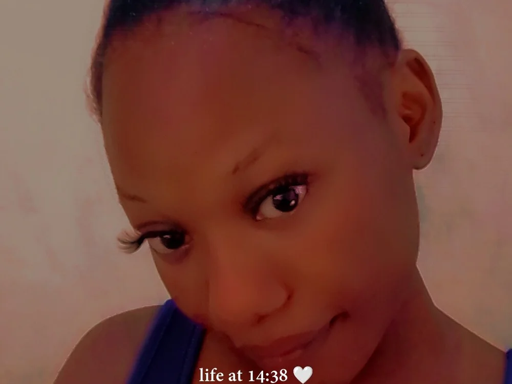 bee_queen9 Chat XXX offline