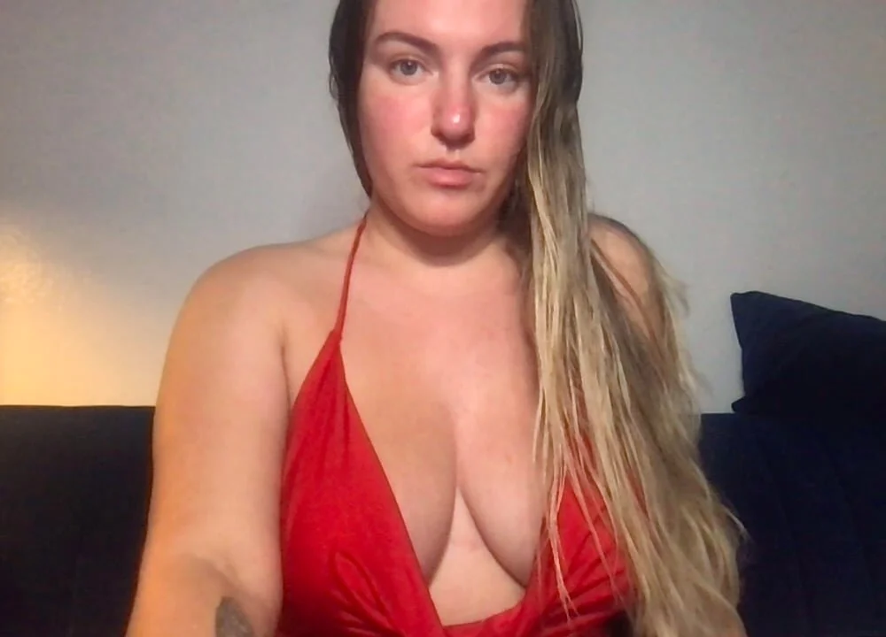 blossomhoney's Offline XXX Chat