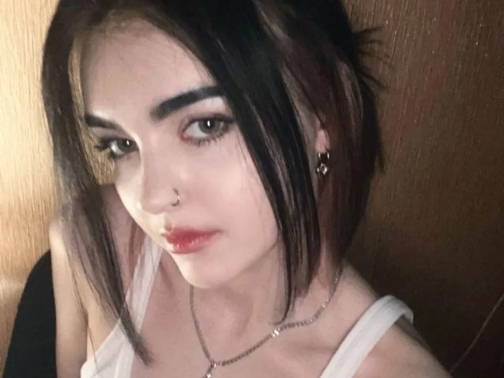 Katie_Hardy offline chatrum