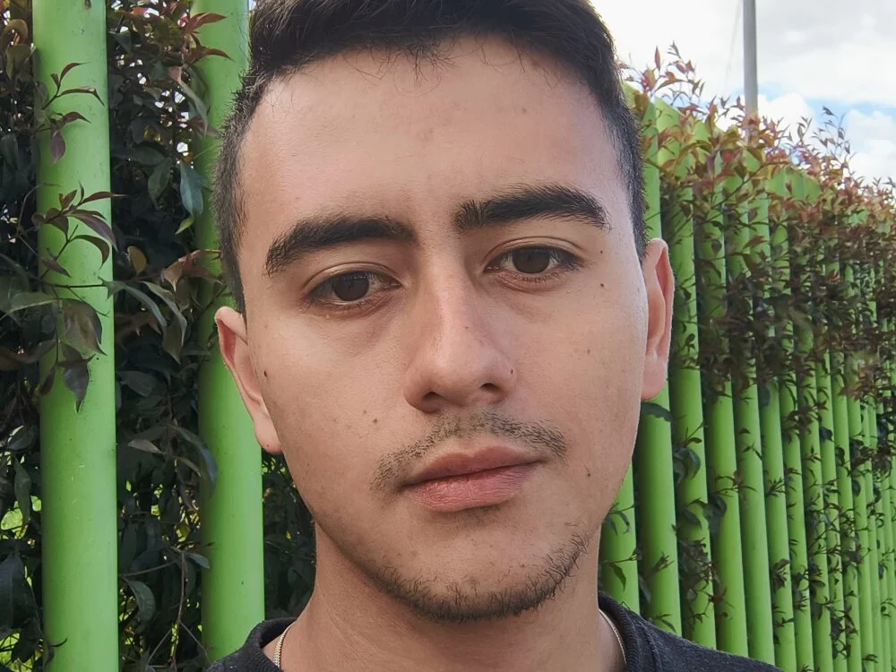 -mrpaul Offline XXX Chat