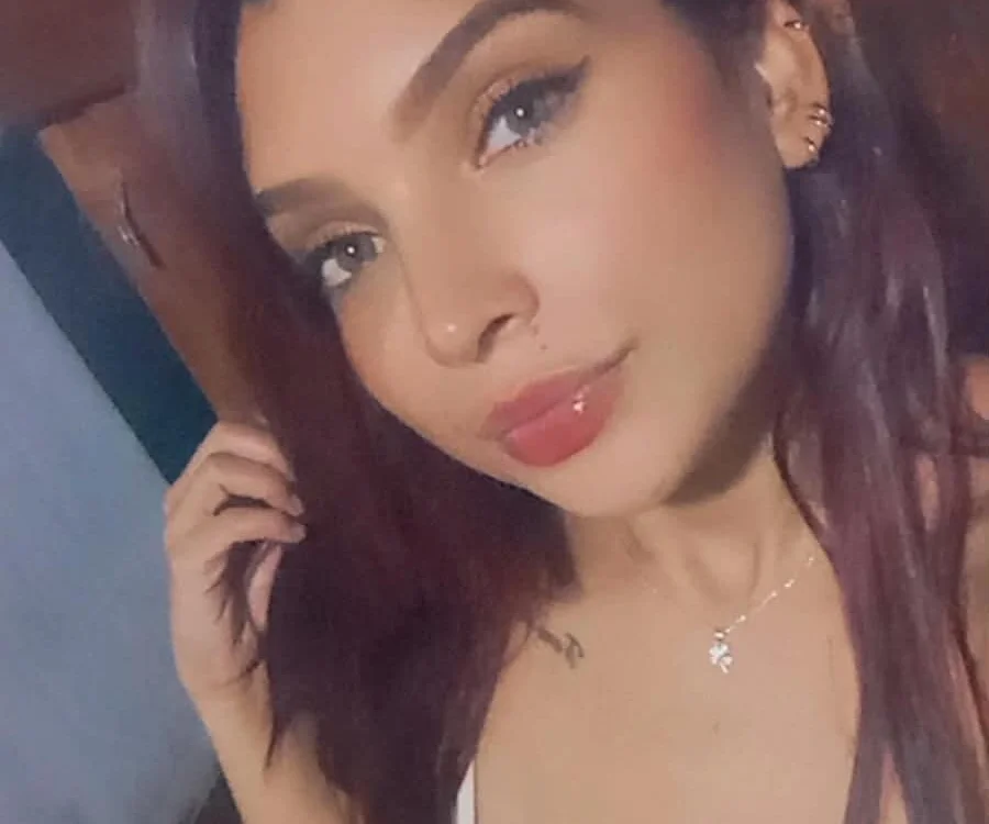 ScarleettRose's Offline Chat Room