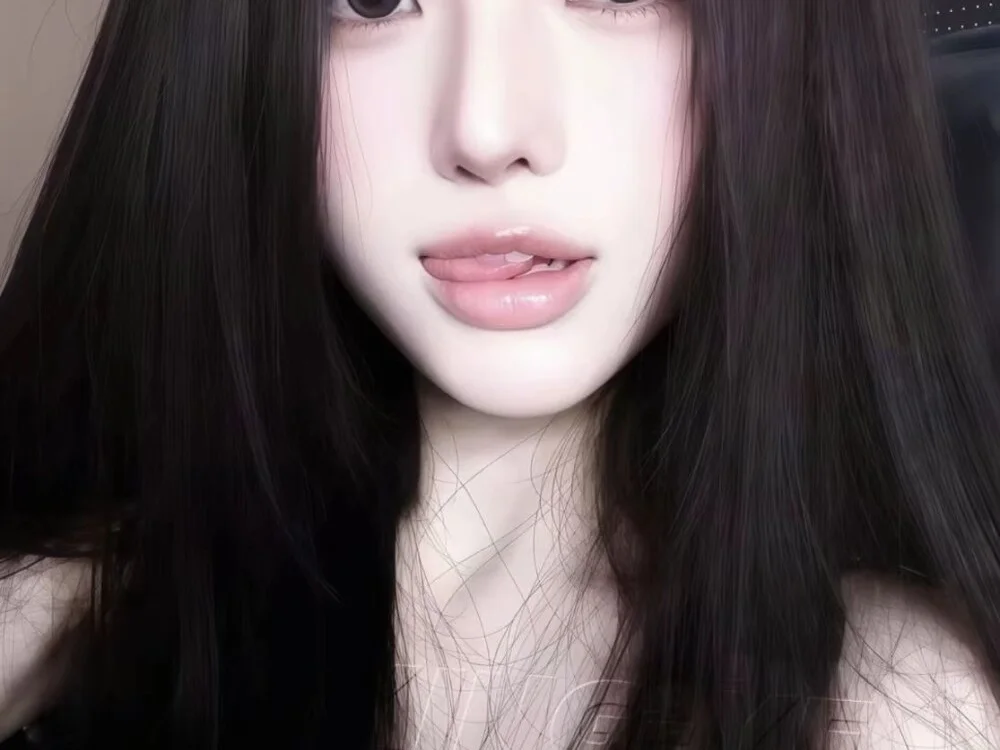 M-OTT_ Adlı Modelin Çevrimdışı XXX Sohbeti