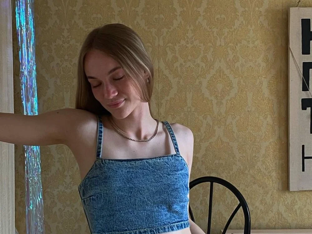 Alice_lady2022's Offline XXX Chat