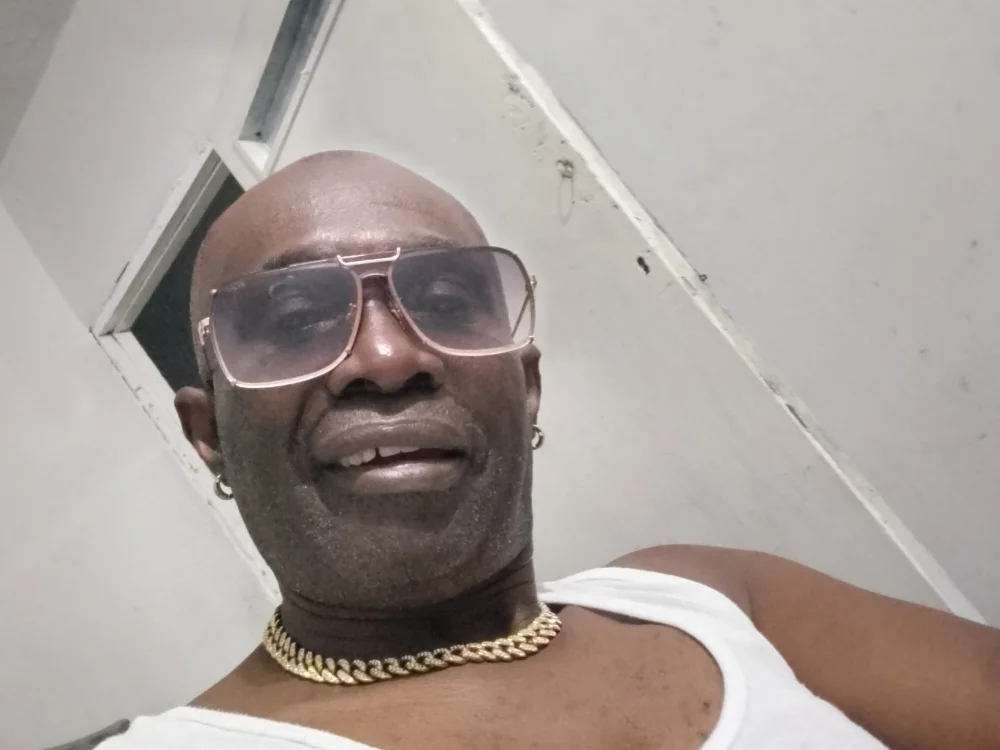 crackledbother's Offline XXX Chat