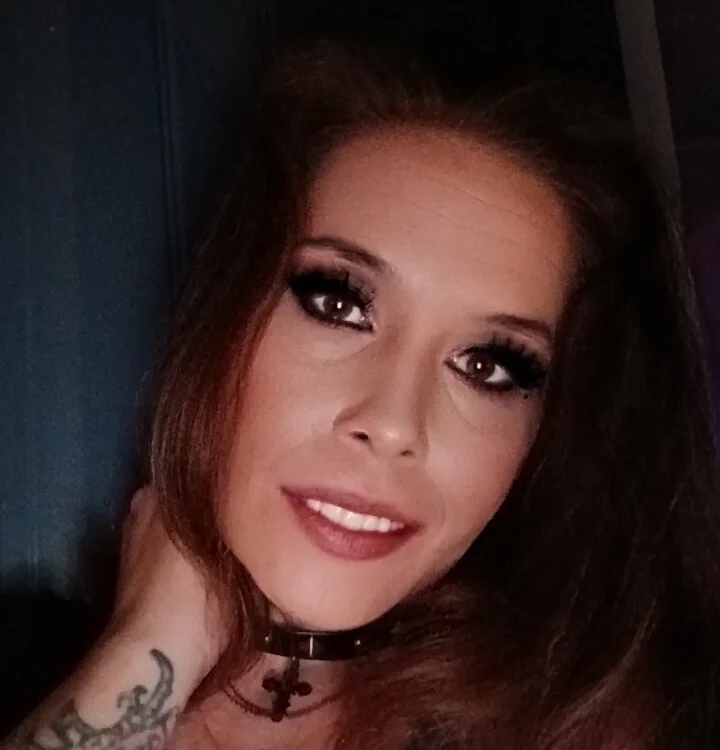 Foxxysub's Offline Chat Room