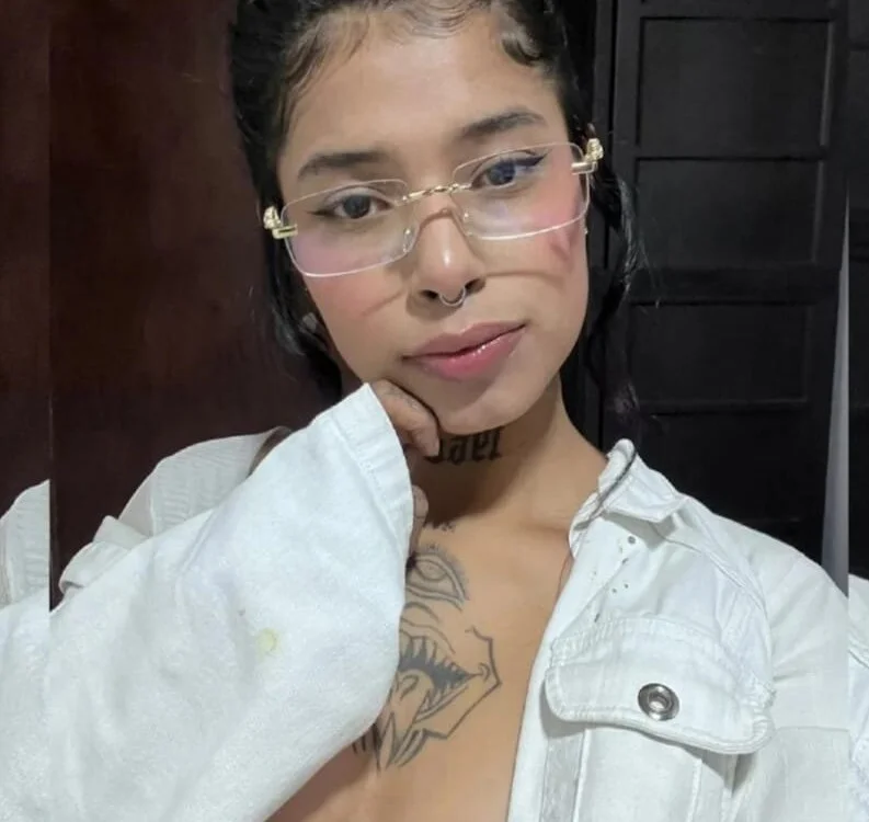 Madisson-Cleark: συνομιλία ΧΧΧ εκτός σύνδεσης