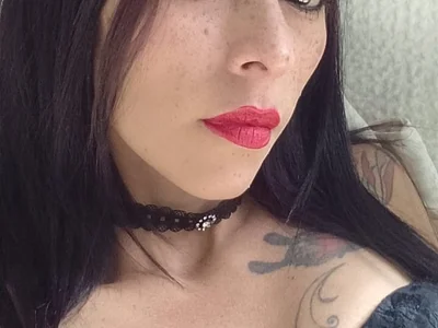 Lara_phone - Girl 