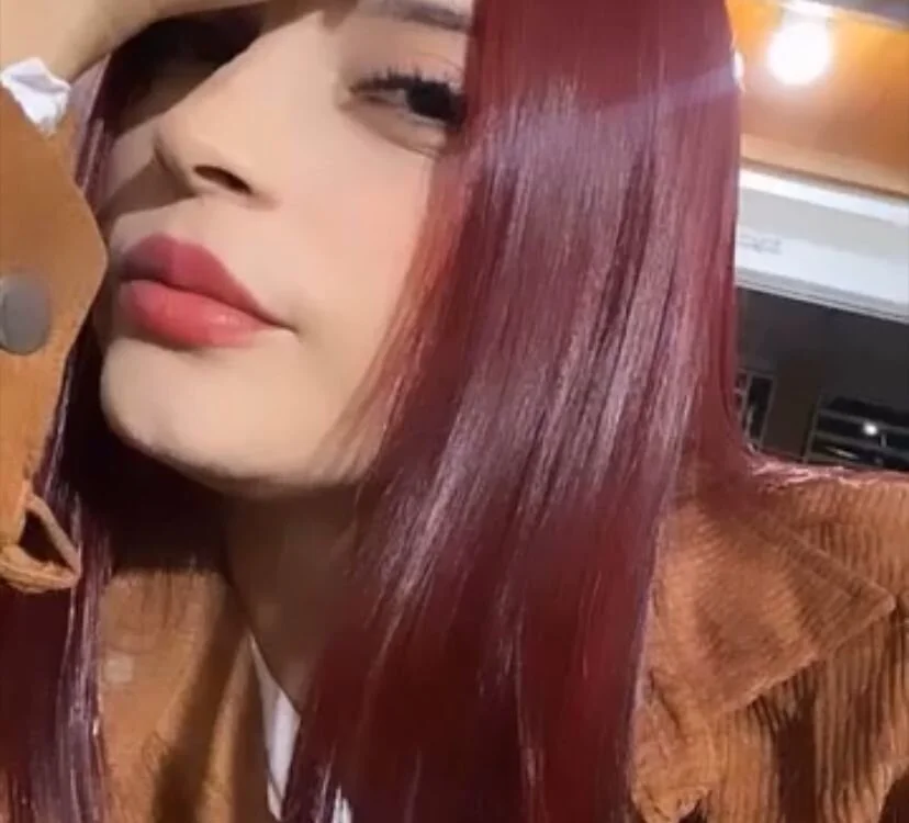 emma_thonsom Offline Chatraum