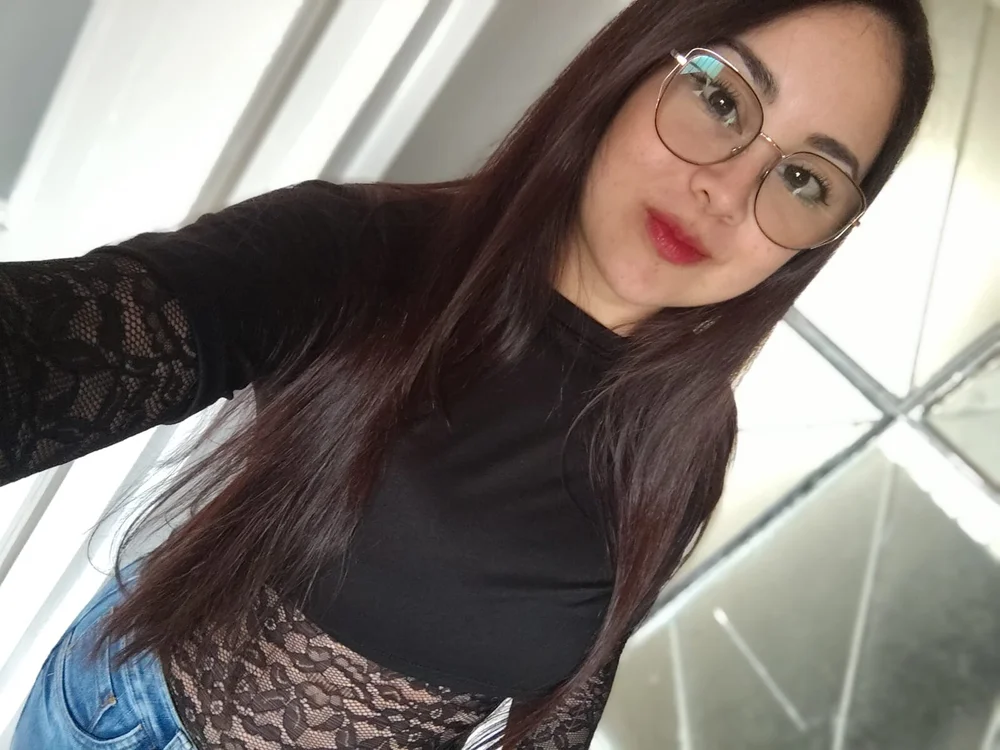 anishaquirogamar's Offline Chat Room