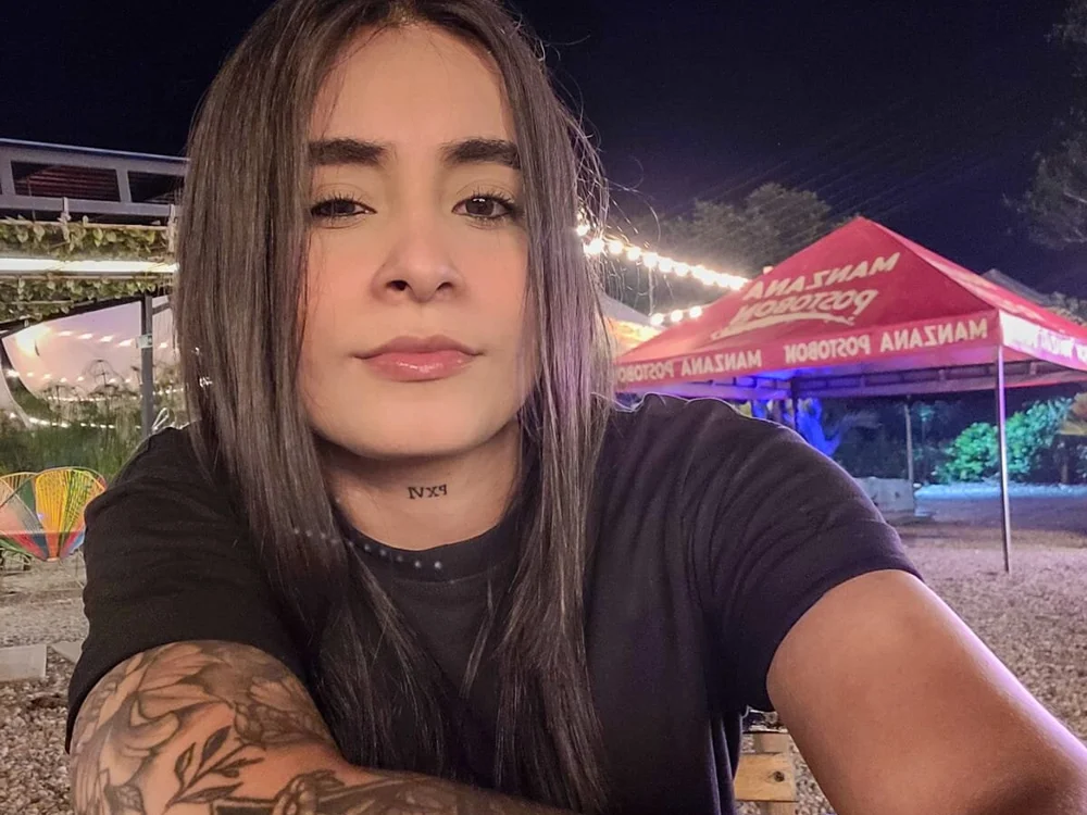 Abby_Apryl's Offline XXX Chat