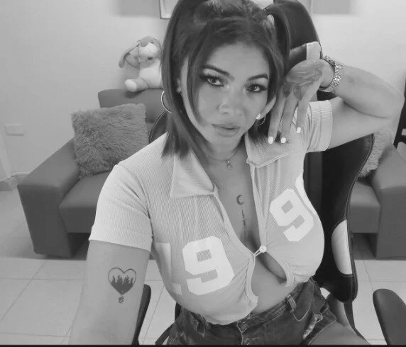 Brenda_toples Chat XXX offline